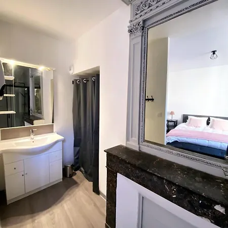 2 Pieces Elegant Calme Parking Sur Place