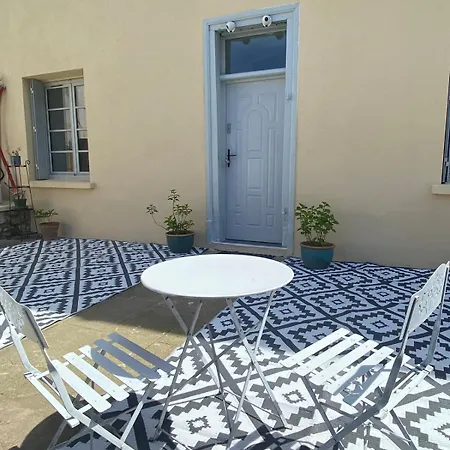 2 Pieces Elegant Calme Parking Sur Place Foix