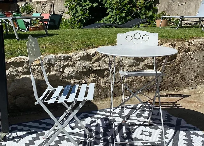 2 Pièces élégant Calme Parking Sur Place *